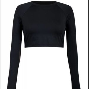 black long sleeve crop top